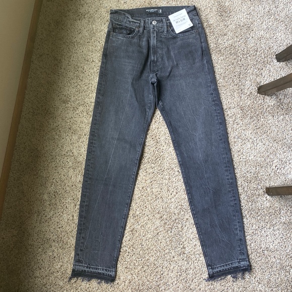 Abercrombie & Fitch Denim - Abercrombie & Fitch Vintage Stretch 90s Slim Jean in Washed Black